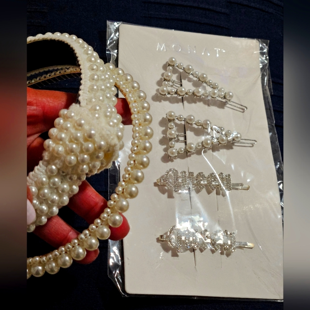 Monat hair accessories set